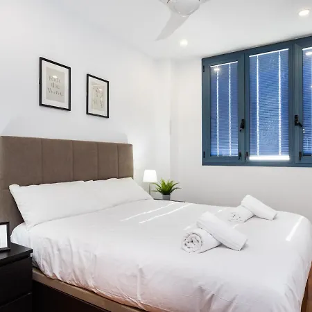 Live Cruz Tower Apartment