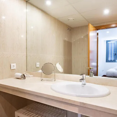 Live Cruz Tower Appartement *