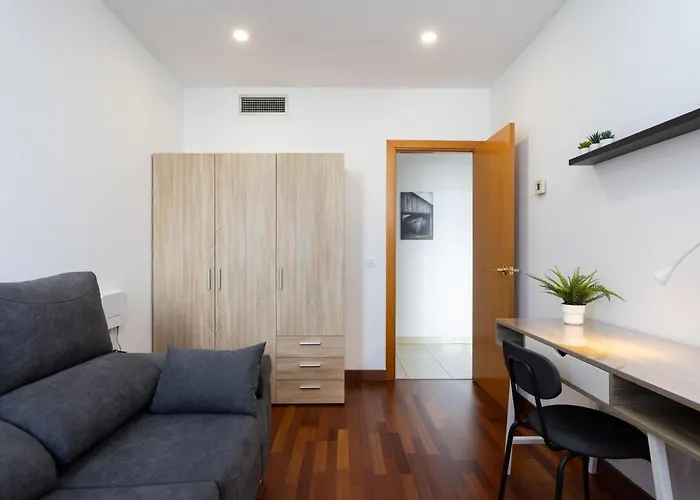 Live Cruz Tower Apartment