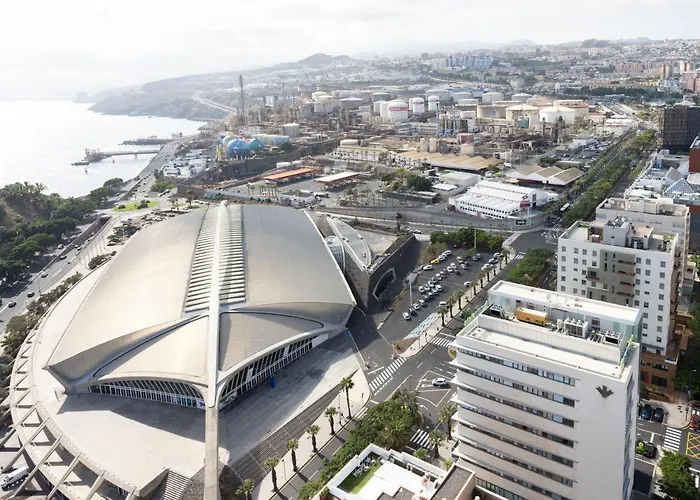 Live Cruz Tower Apartment *