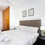 Live Cruz Tower Apartment *