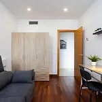 Live Cruz Tower Apartment