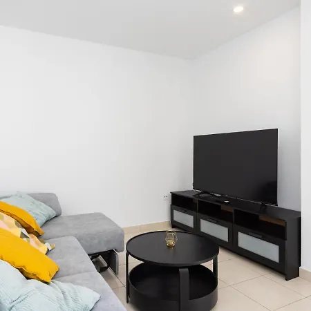 Live Cruz Tower Appartement *